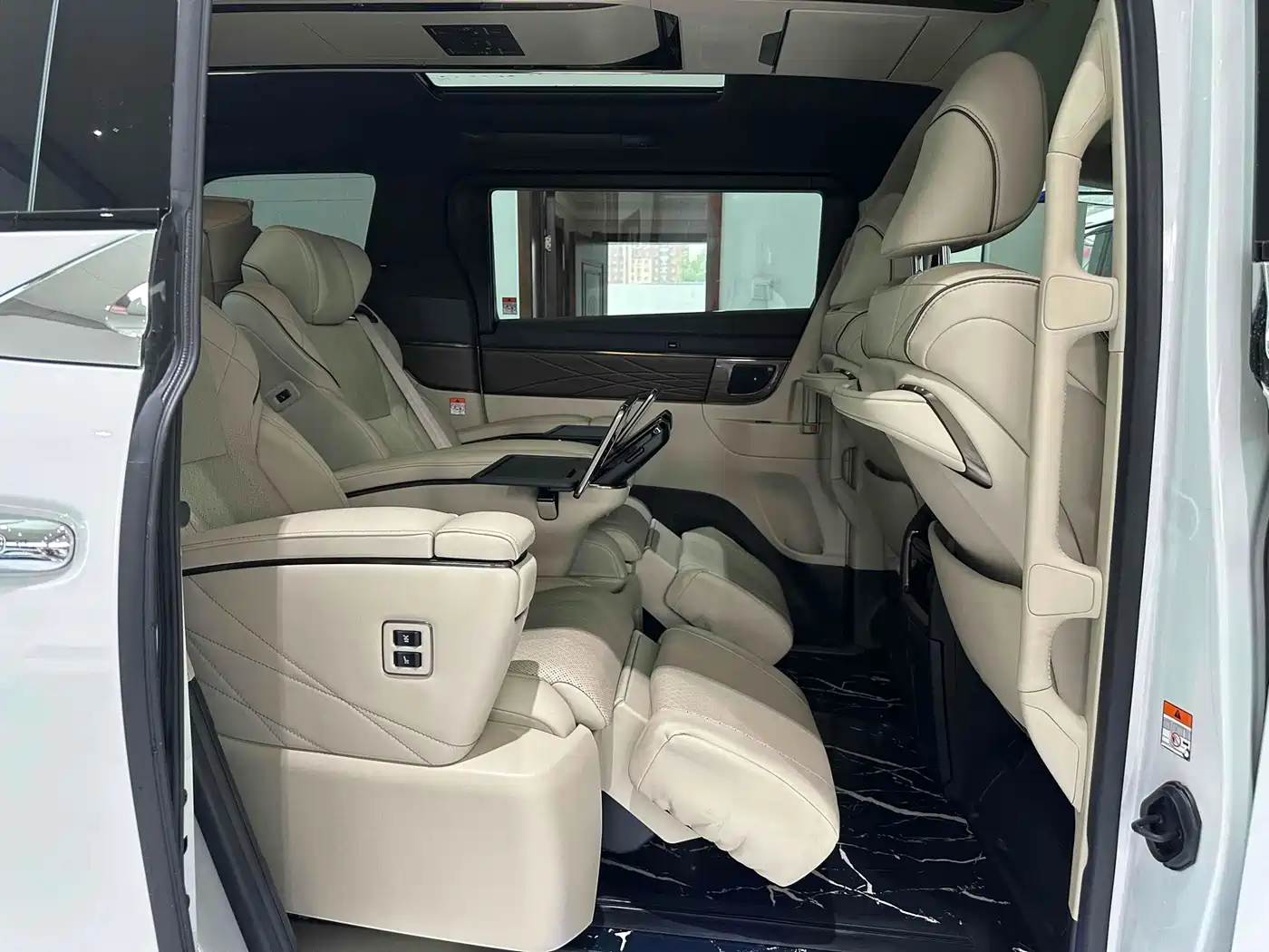 Toyota Vellfire 2024 Crown Hybrid 2.5L Executive Premium Edition фото 16