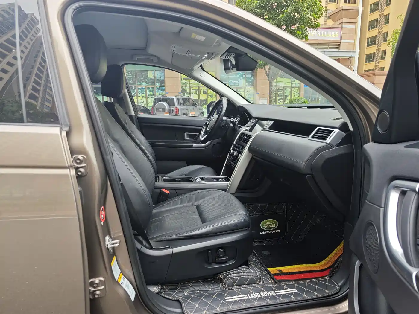 Land Rover Discovery Sport (Import) 2015 2.0T SE фото 10