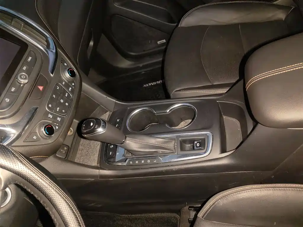 Chevrolet Equinox 2018 RS 550T Automatic 4WD Guardian Edition фото 10