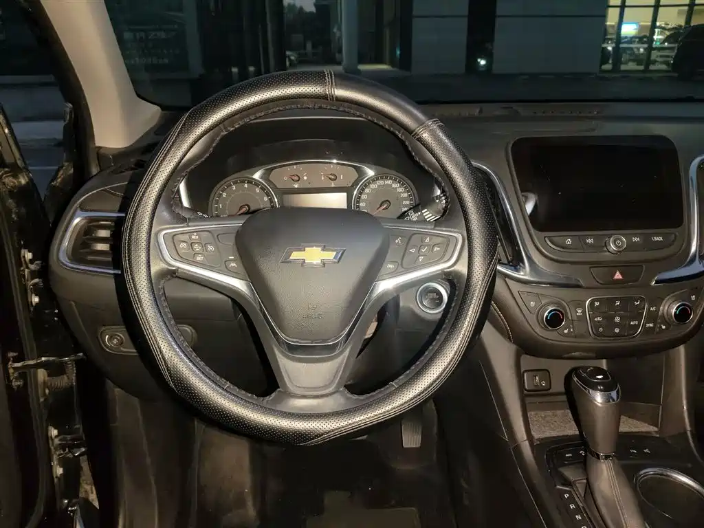 Chevrolet Equinox 2018 RS 550T Automatic 4WD Guardian Edition фото 7