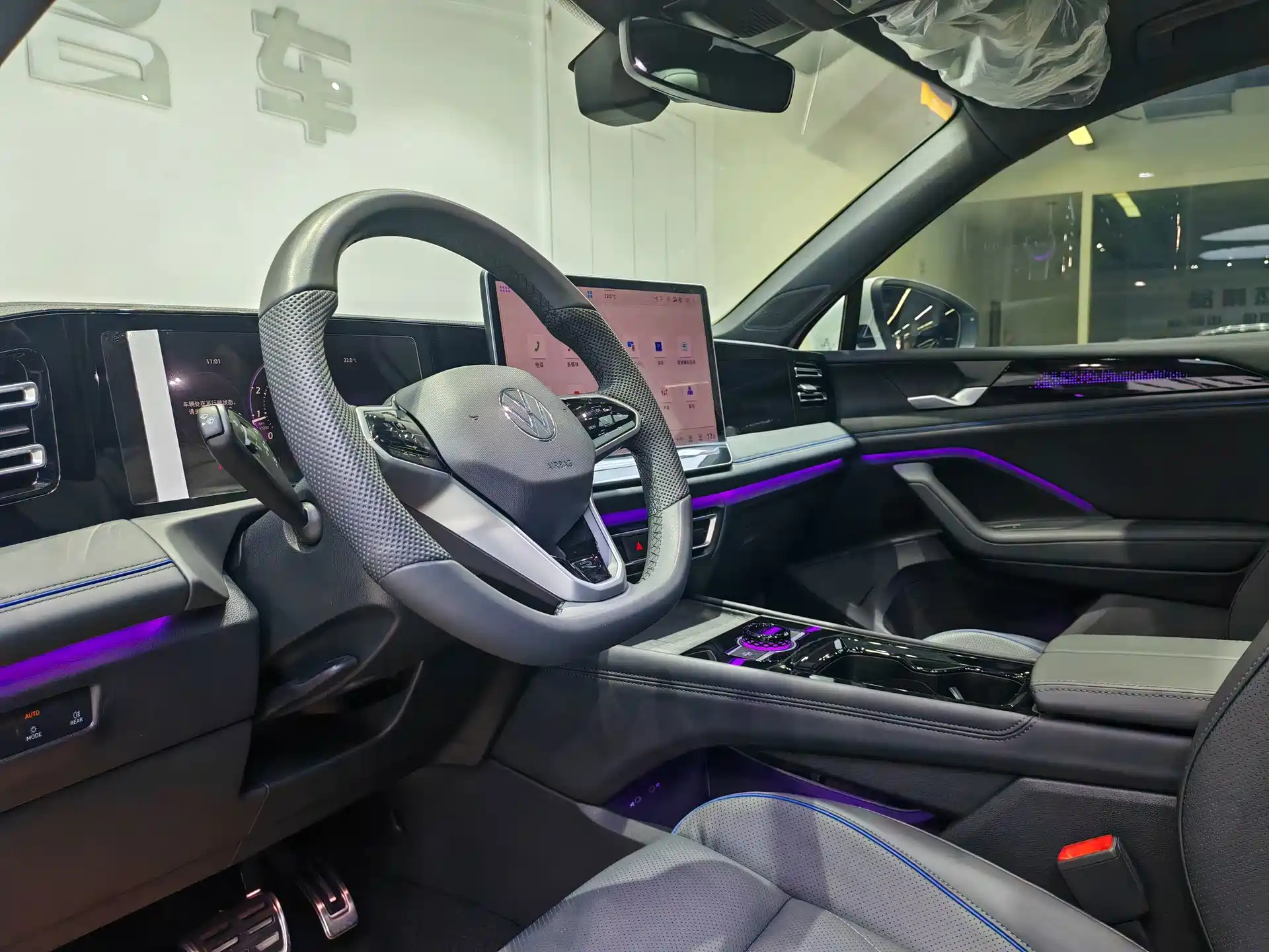 Фото 4 - Volkswagen Tiguan L
