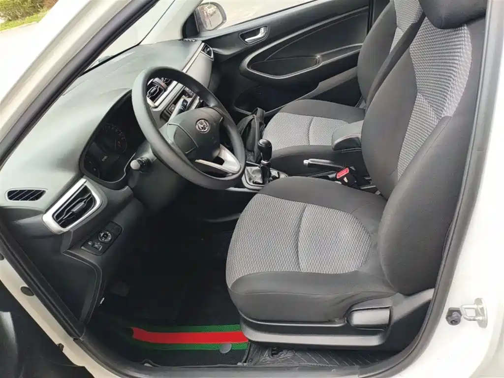 HYUNDAI RENA