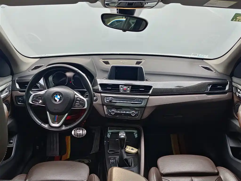 BMW X1 2019 sDrive18Li Premium Model фото 8