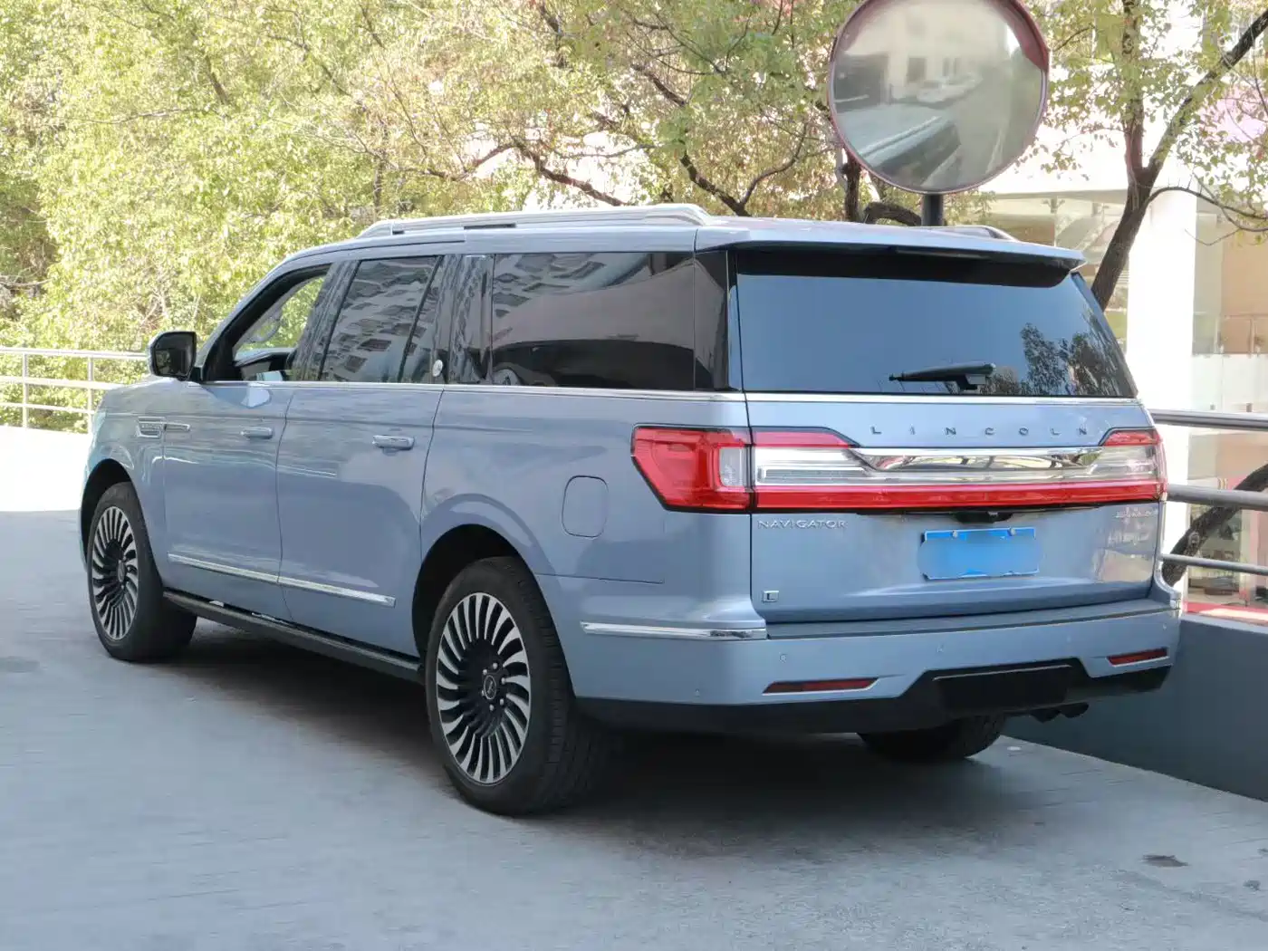 LINCOLN NAVIGATOR