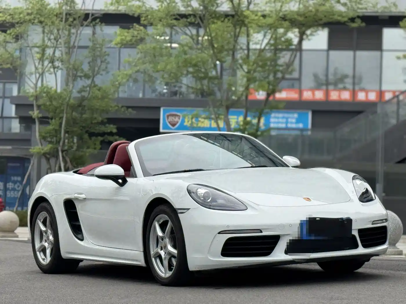 PORSCHE 718