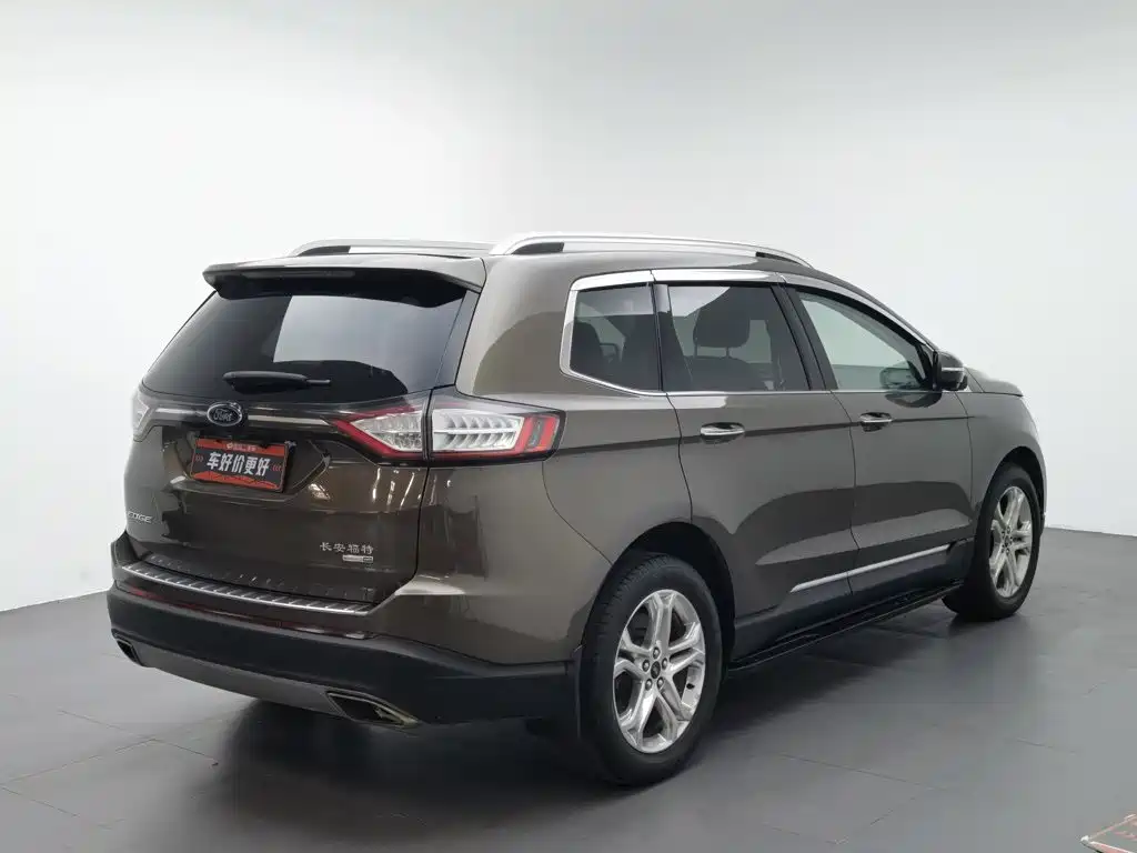 Photo 2 - Ford Edge