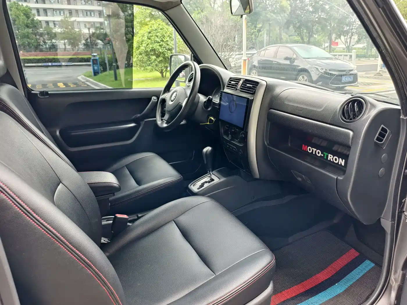 Suzuki Jimny (Import) 2011 2011 1.3 AT Navigation Edition