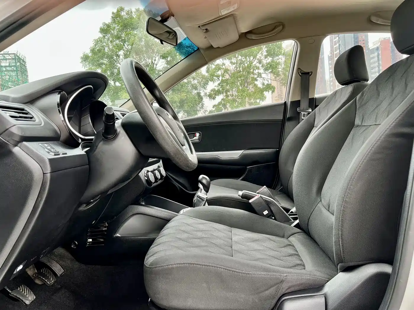 Kia K2 2015 Sedan 1.4L MT GLS фото 7