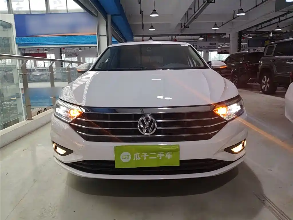 Volkswagen Sagitar 2021 280TSI DSG 30th Anniversary Edition фото 3
