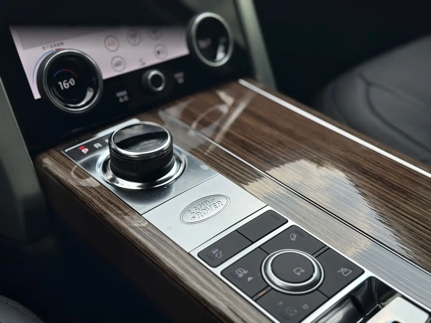 Land Rover Range Rover 2018 3.0 SC V6 Vogue Heritage Edition фото 12