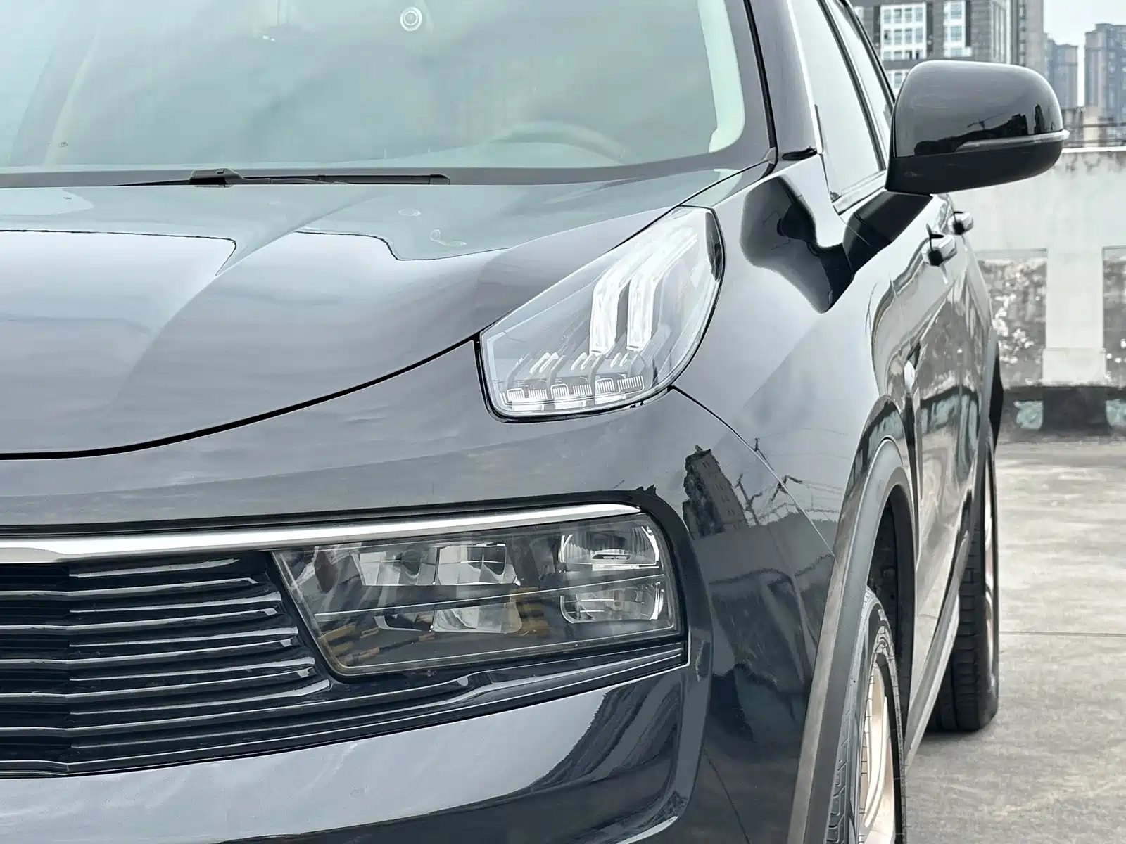 Photo 5 - Lynk & Co 01