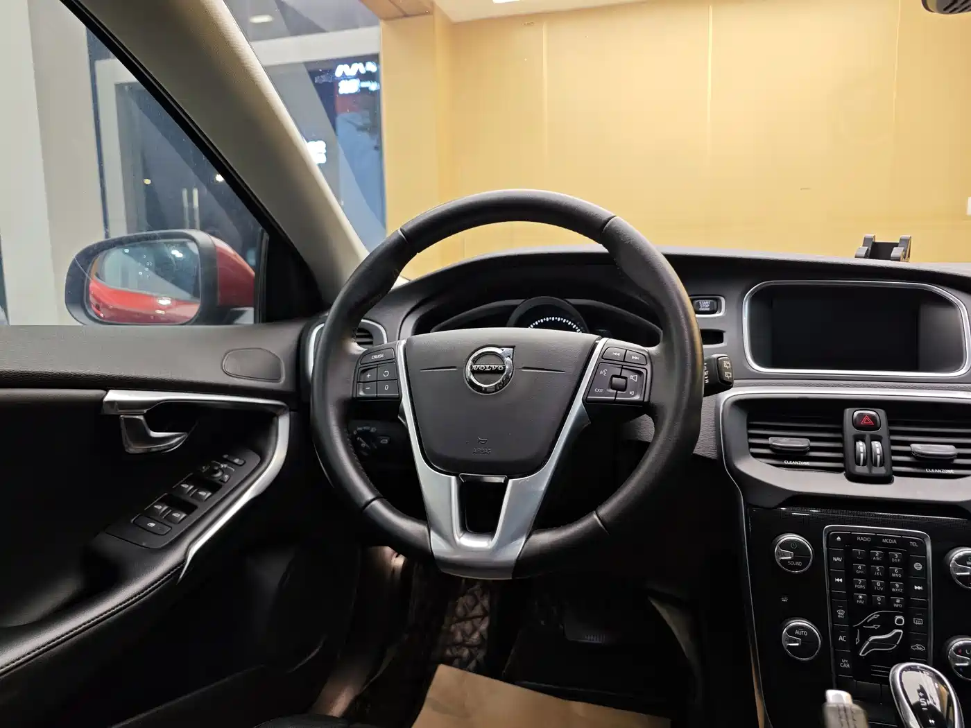 Volvo V40 2018 2018 T3 Inscription Edition