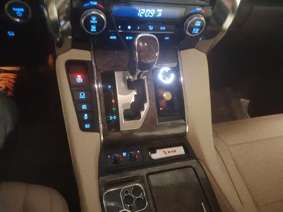 Toyota Alphard 2021 Hybrid 2.5L Ultimate фото 15