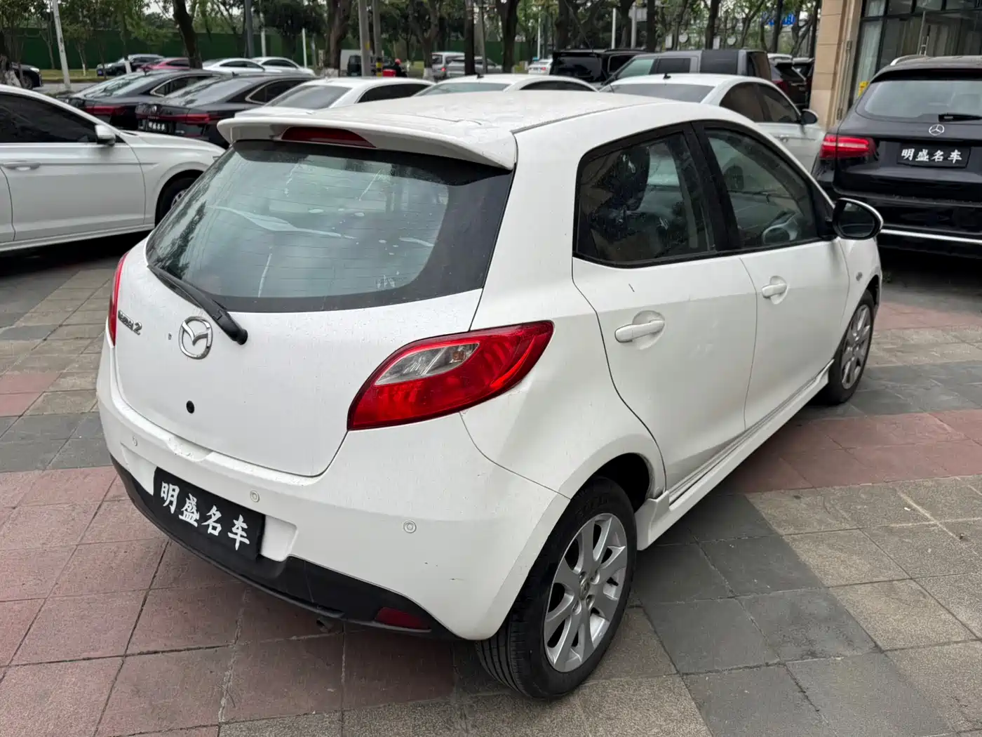 Mazda 2 2015 2012 Hatchback Dynamic 1.5L Automatic Value Edition