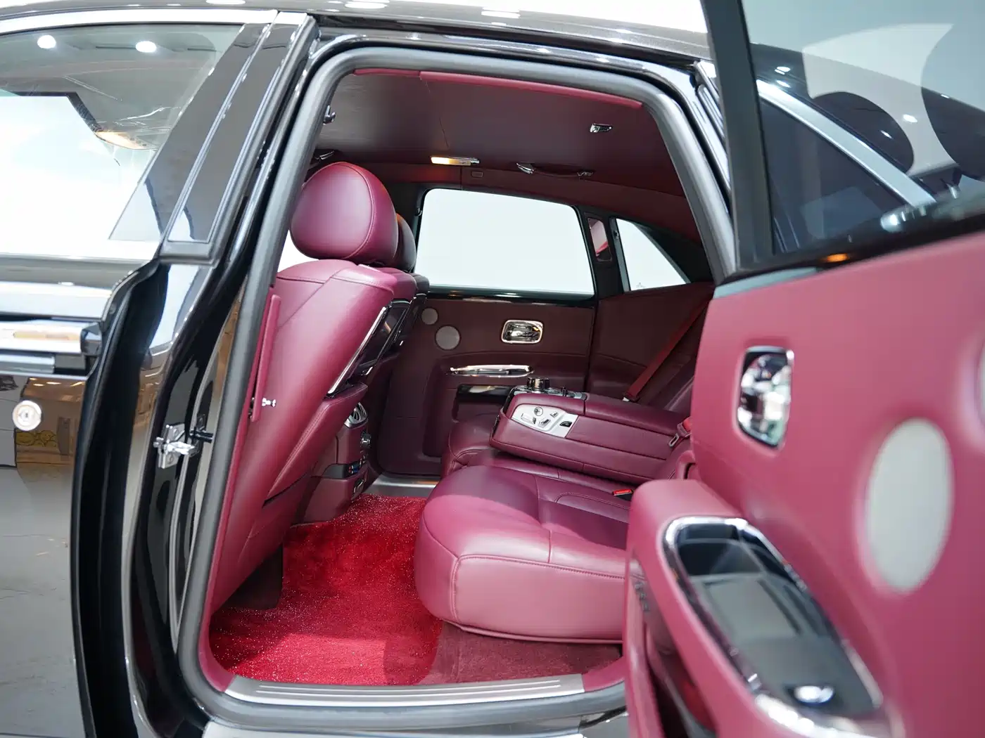 Rolls-Royce Ghost 2011 2010 Model 6.6T Standard