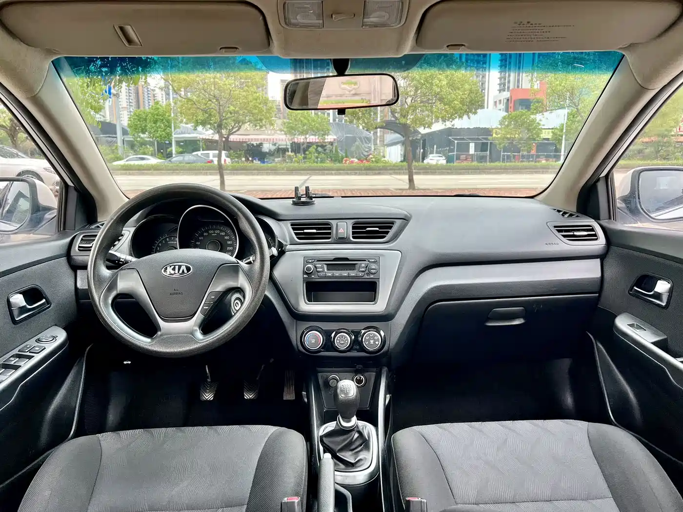 Kia K2 2015 Sedan 1.4L MT GLS фото 9