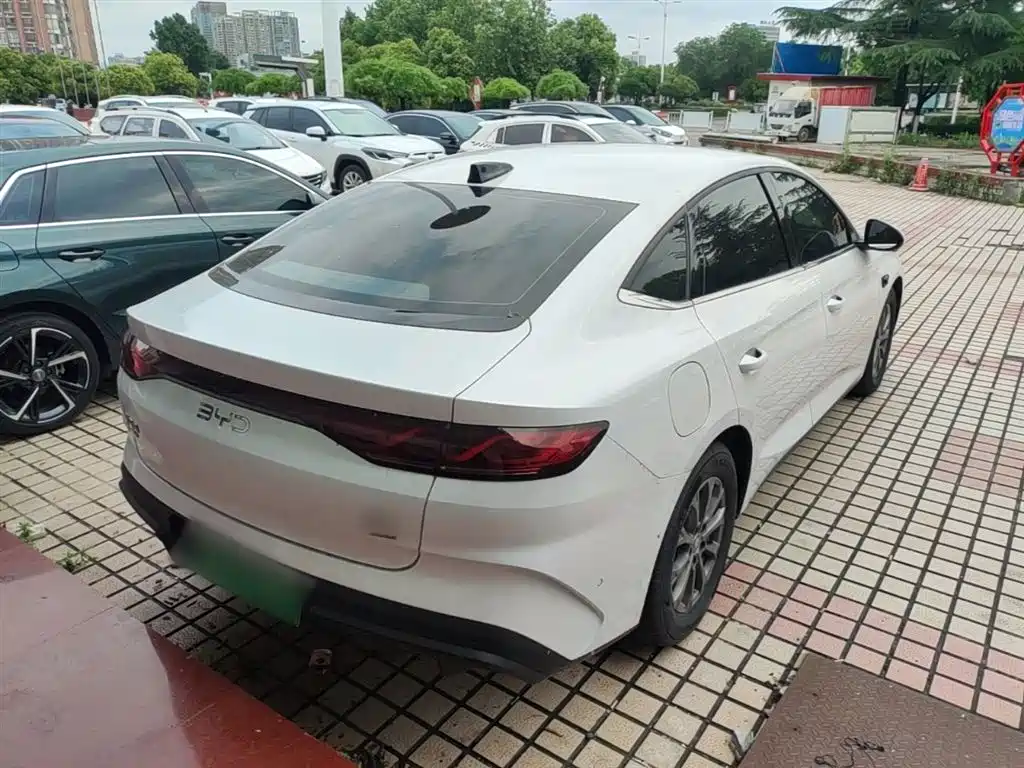 BYD Qin L 2025 DM-i Smart Drive Edition 80KM Leading фото 7