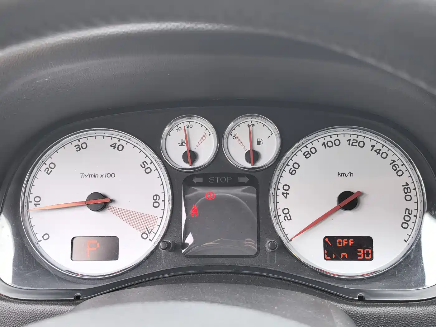 Peugeot 307 2013 1.6L Automatic CROSS фото 9