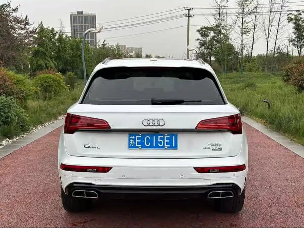 Photo 7 - Audi Q5L