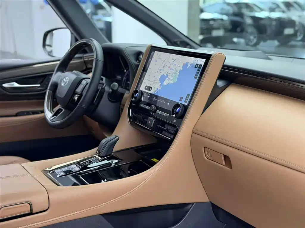 Toyota Alphard 2024 Hybrid 2.5L Ultimate Enjoyment Edition фото 8