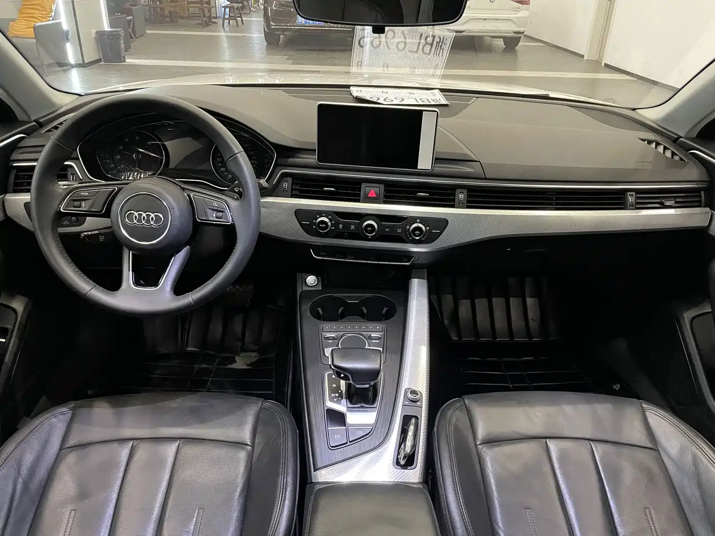 Фото 4 - Audi A4L