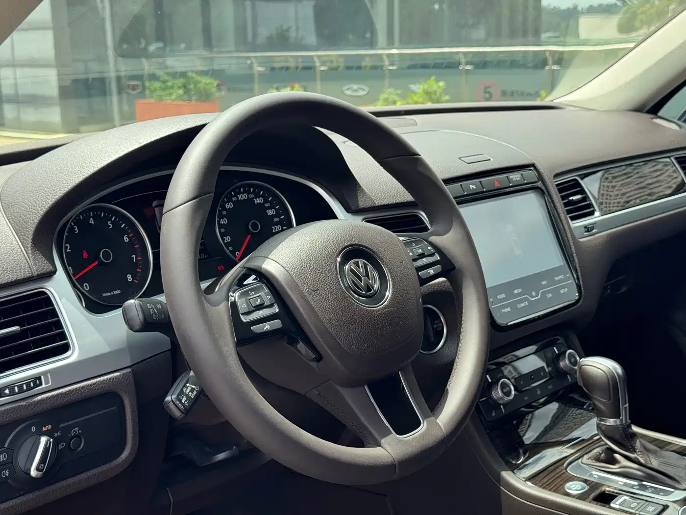 Фото 15 - Volkswagen Touareg