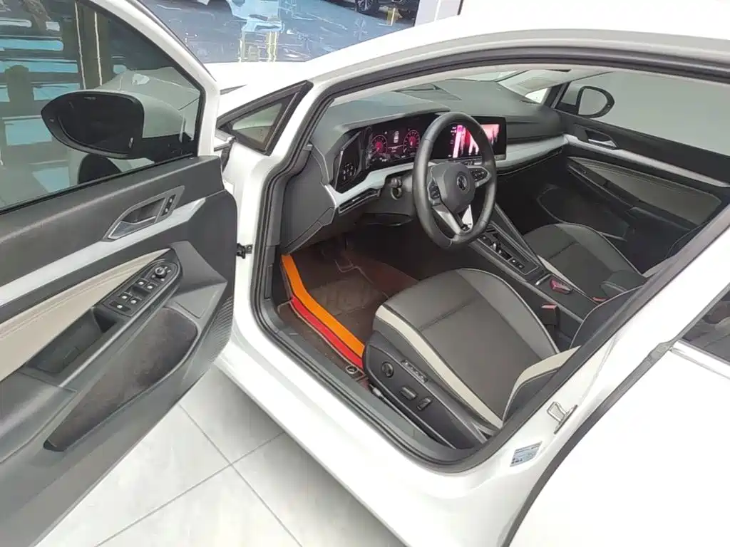 صورة 16 - Volkswagen Golf