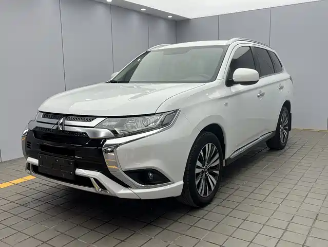 Mitsubishi Outlander 2021 2.0L FWD Comfort Edition 5-seater