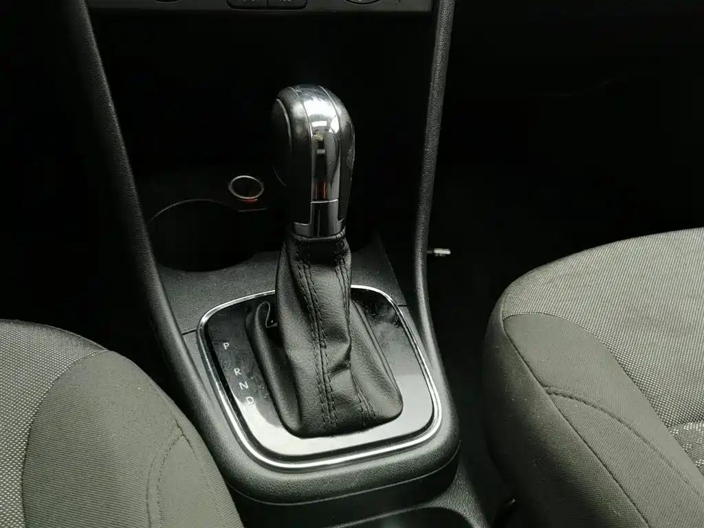 Volkswagen Polo 2016 1.6L Automatic Comfort фото 13