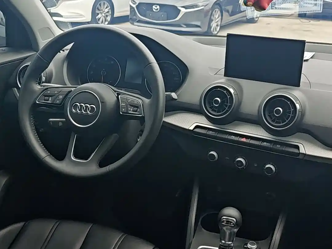 Audi Q2L 2020 35 TFSI Progressive Dynamic Model фото 9