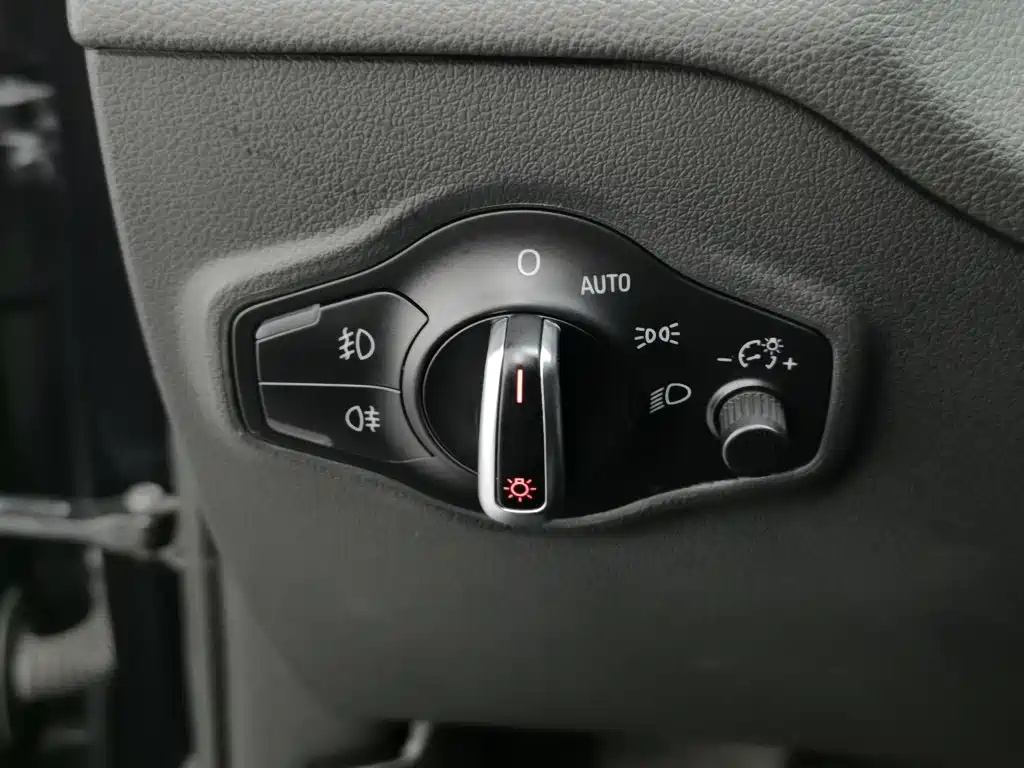 Audi Q5 2018 2017 Plus 40 TFSI Technology