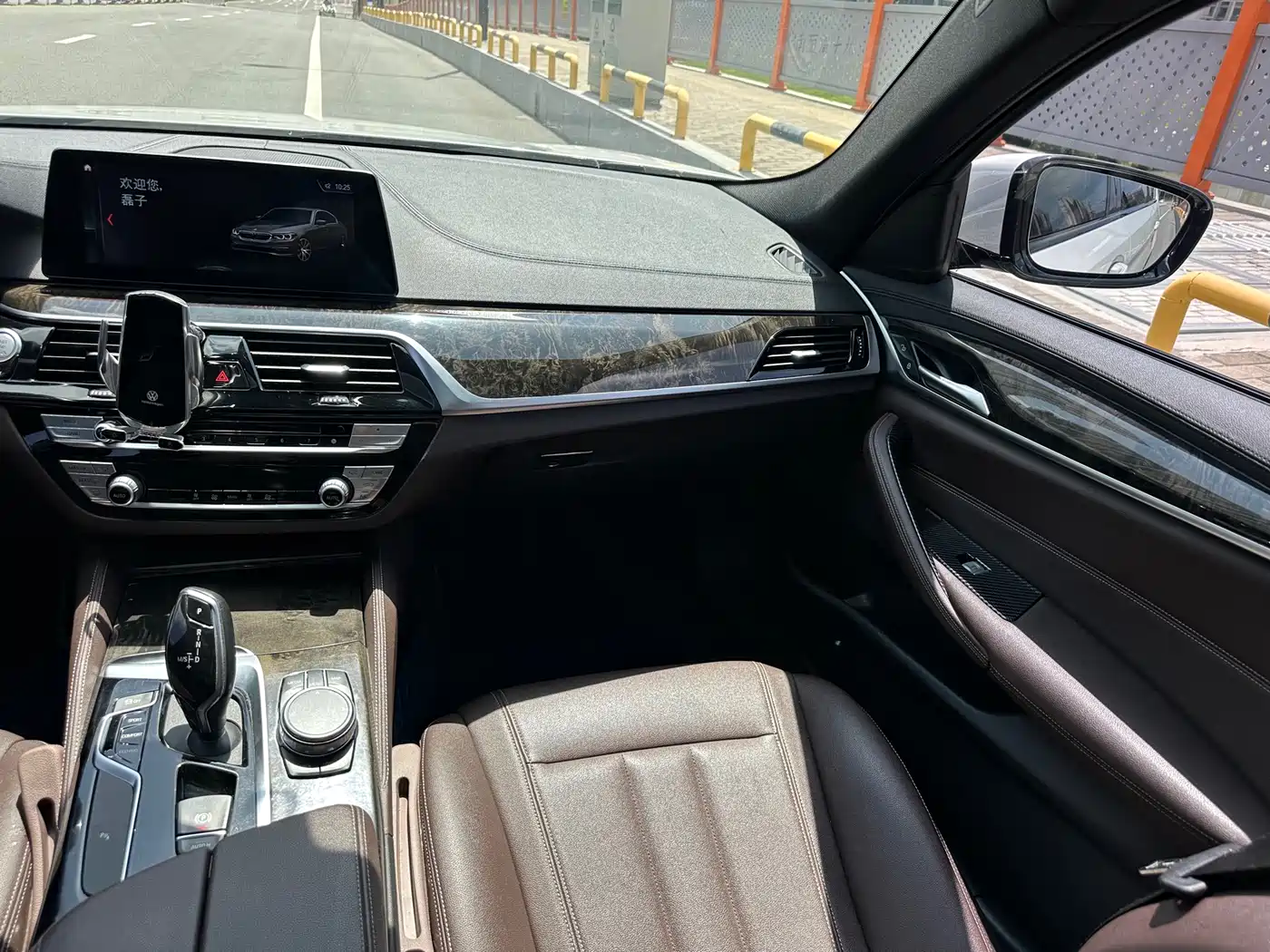BMW 5 Series 2019 525Li M Sport Package фото 10