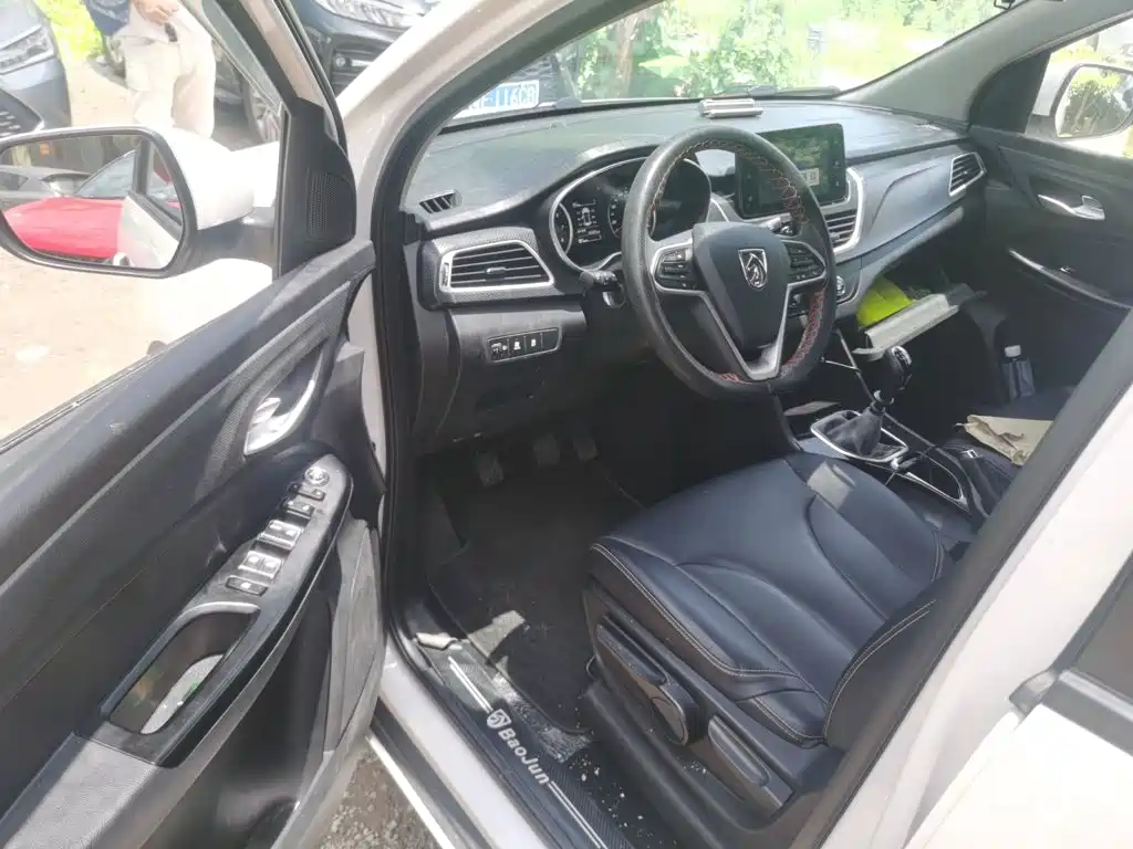 Baojun 730 2020 2019 1.5L Manual Fashion Edition 7-Seater China VI