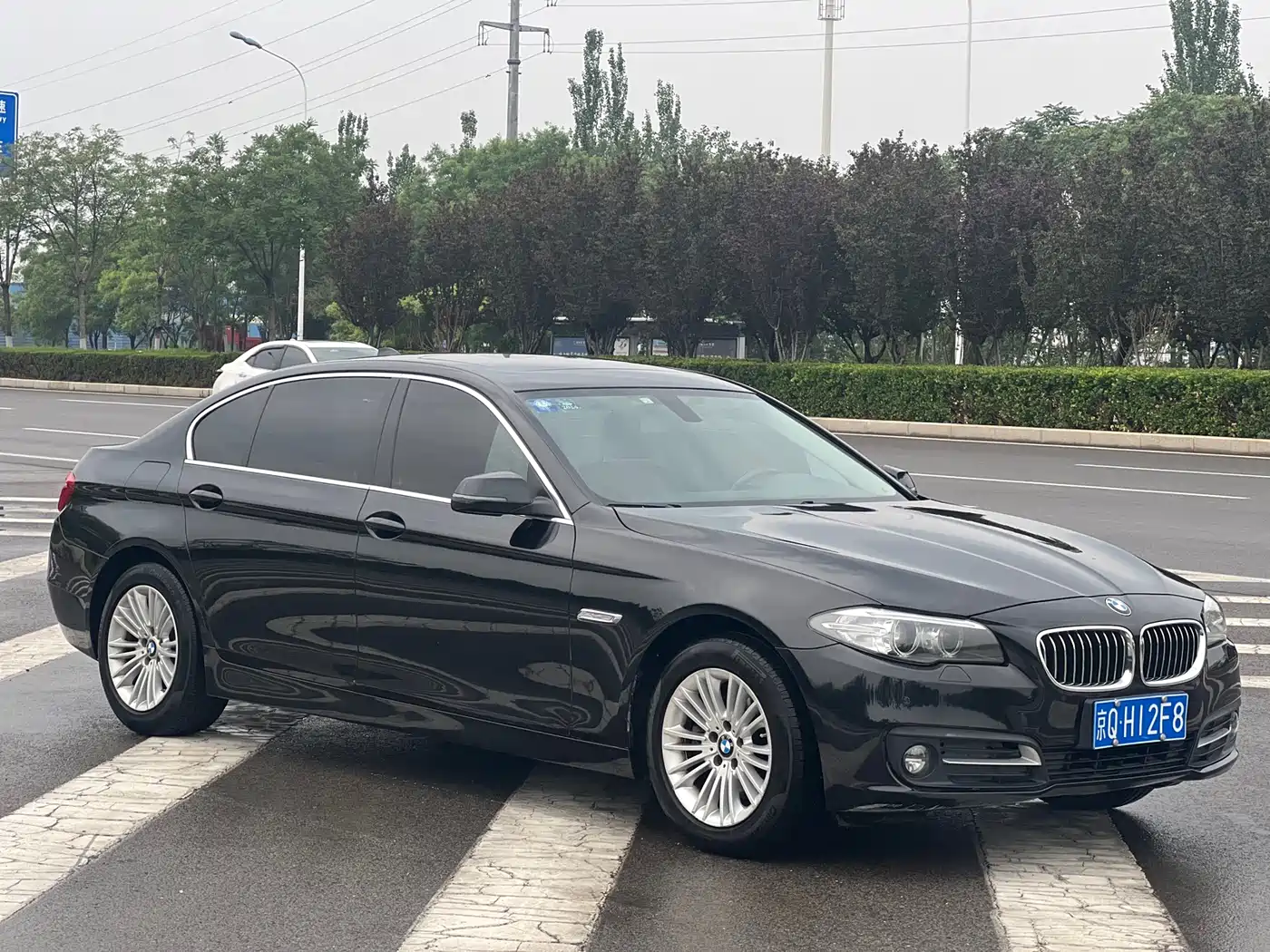 BMW 5 Series 2014 525Li Leading фото 3