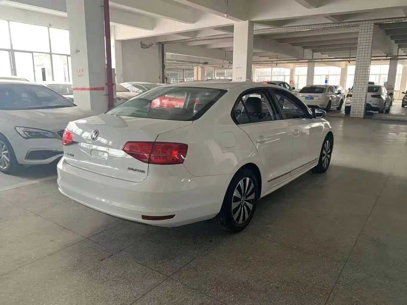 Фото 9 - Volkswagen Sagitar