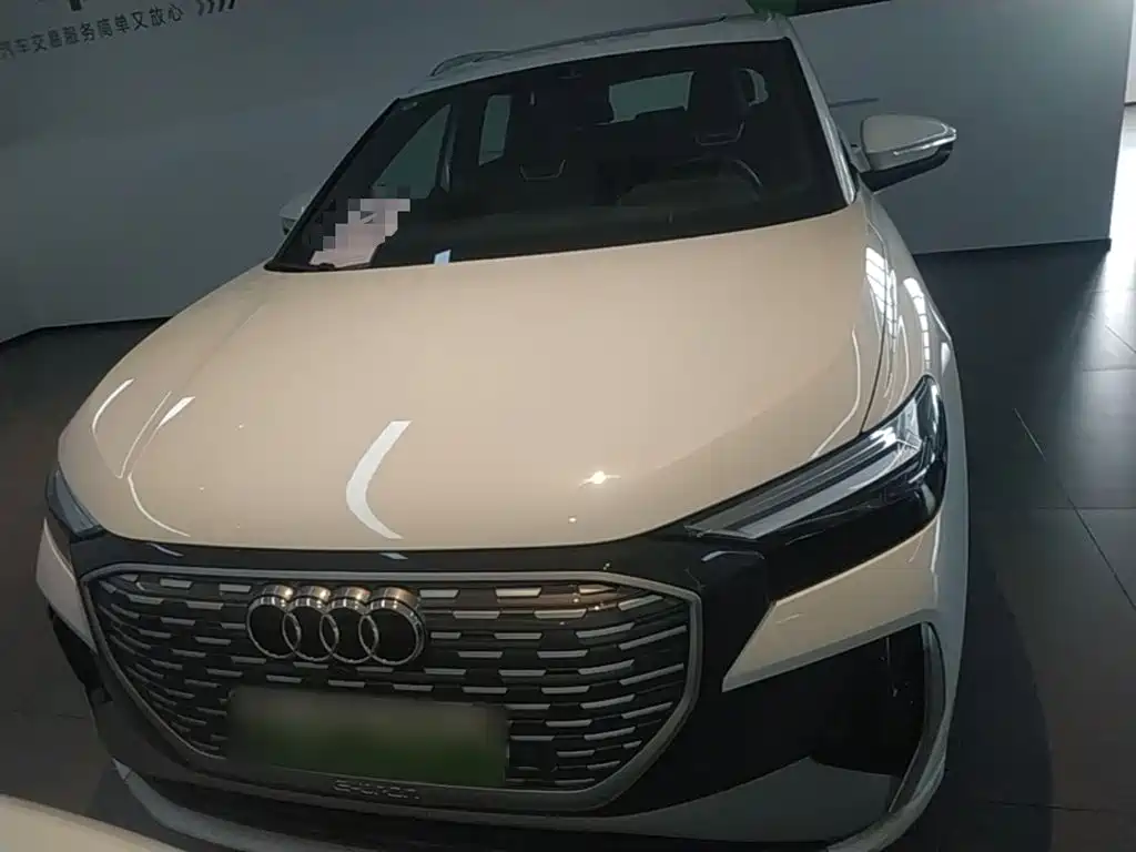 Audi Q4 e-tron 2025 2024 40 e-tron Pioneer Edition