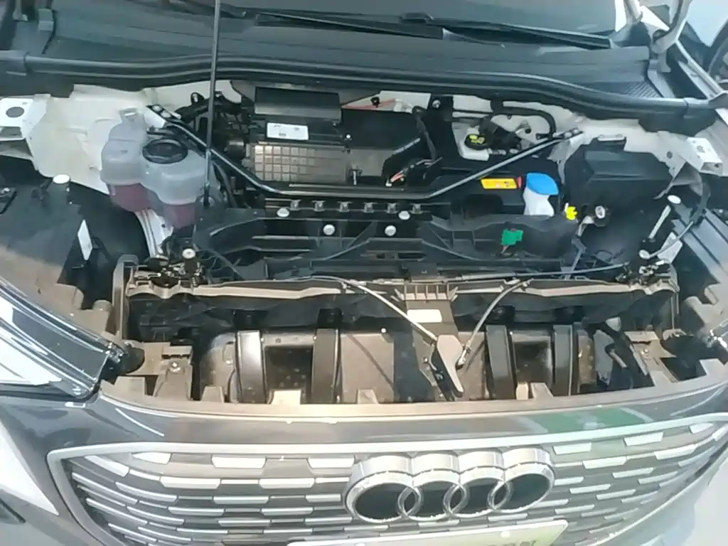 Audi Q4 e-tron 2025 2024 40 e-tron Pioneer Edition