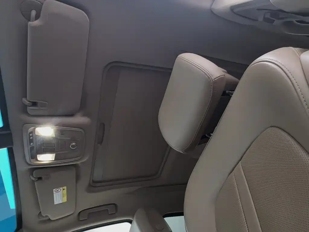 Photo 14 - Buick GL8