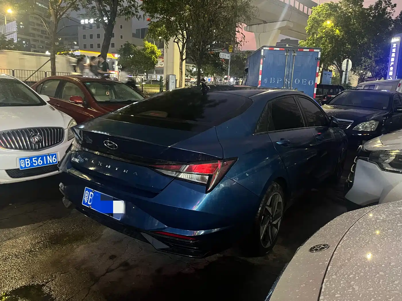 HYUNDAI ELANTRA