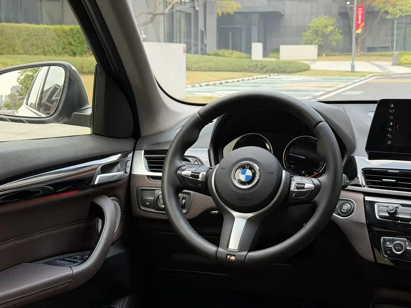 BMW X1 2022 sDrive25Li Leading фото 22