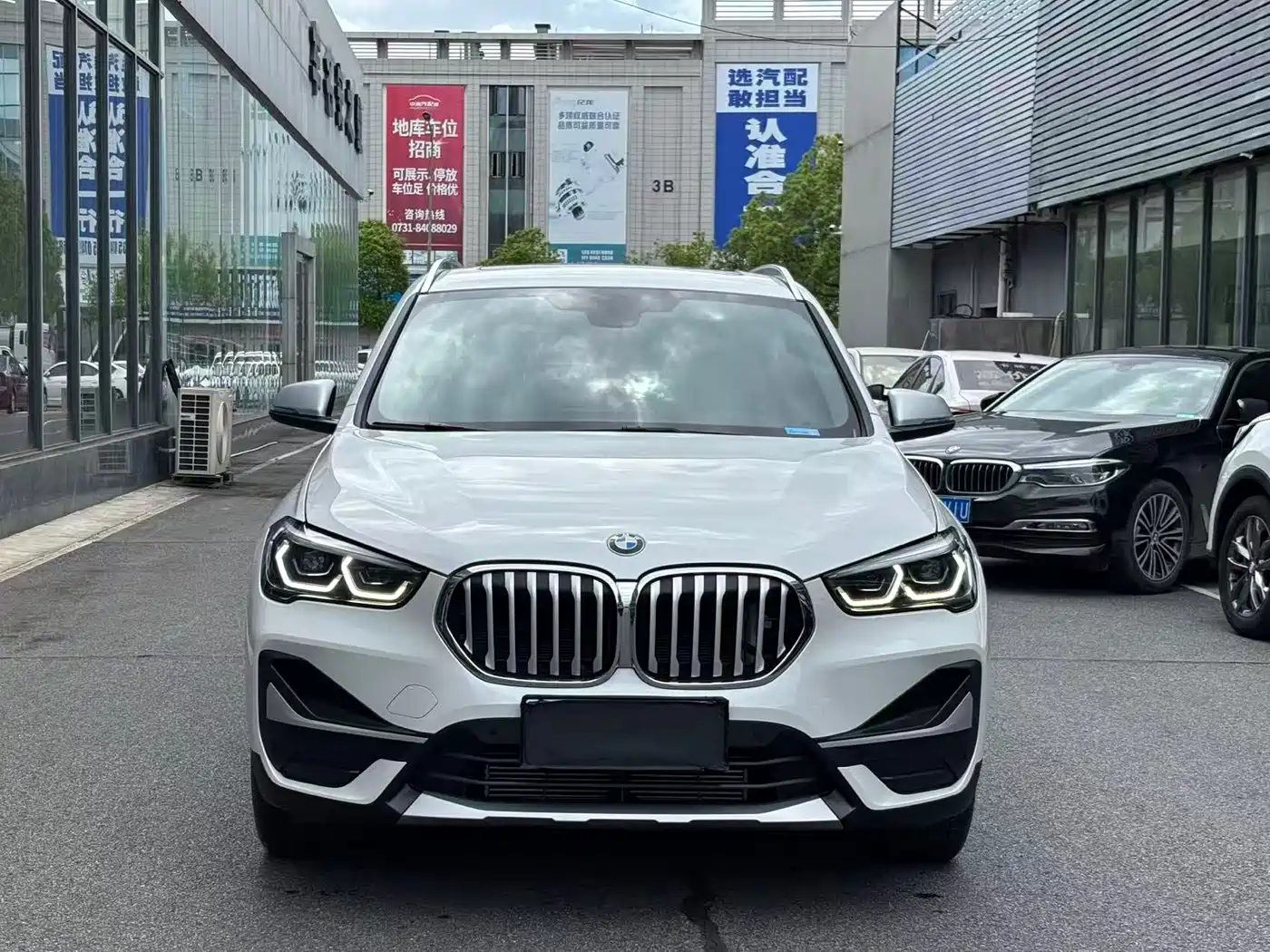 BMW X1 2022 sDrive20Li Premium фото 3