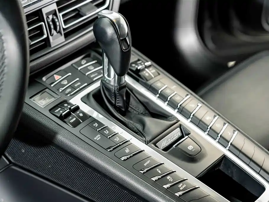 Porsche Macan 2018 Macan 2.0T фото 11