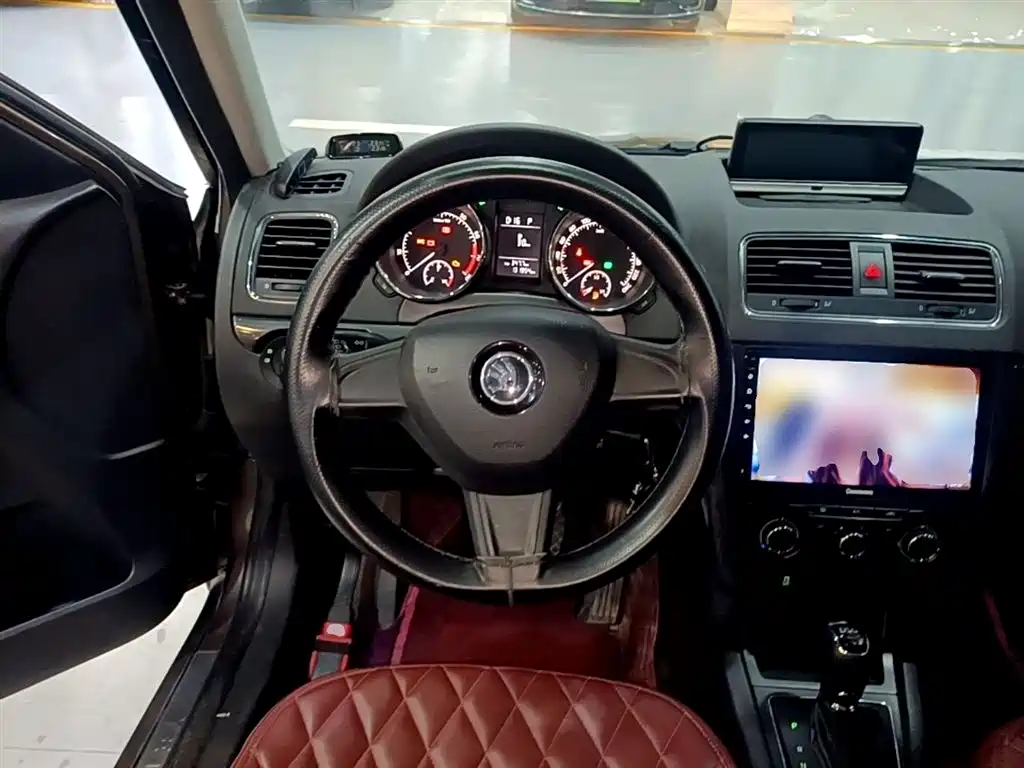 Škoda Yeti 2016 1.4TSI DSG Forward Edition фото 11