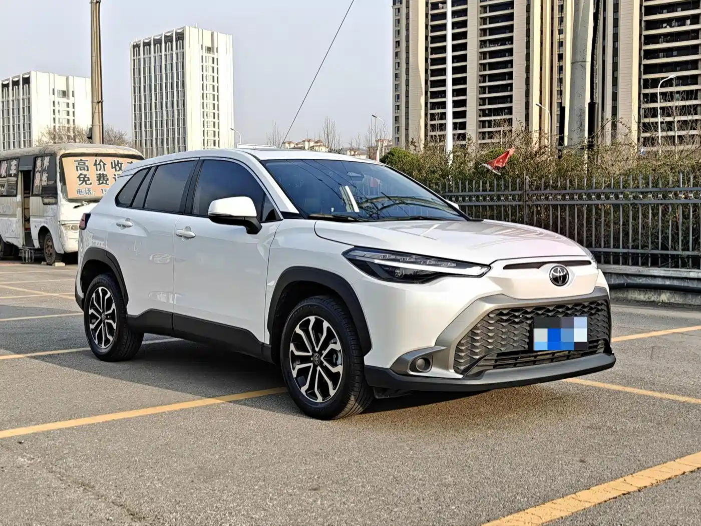 Toyota Frontlander 2024 2.0L CVT Luxury Edition фото 3