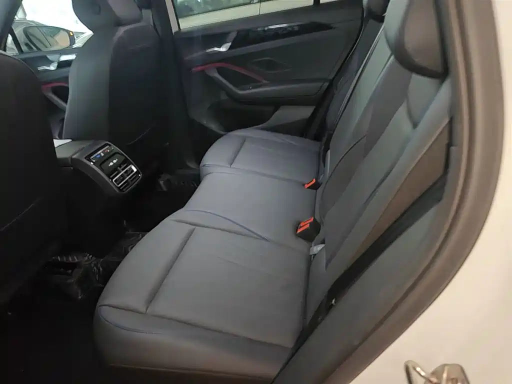Volkswagen Tiguan L 2026 PRO 380TSI FWD R-Line Smart Leader Edition фото 17