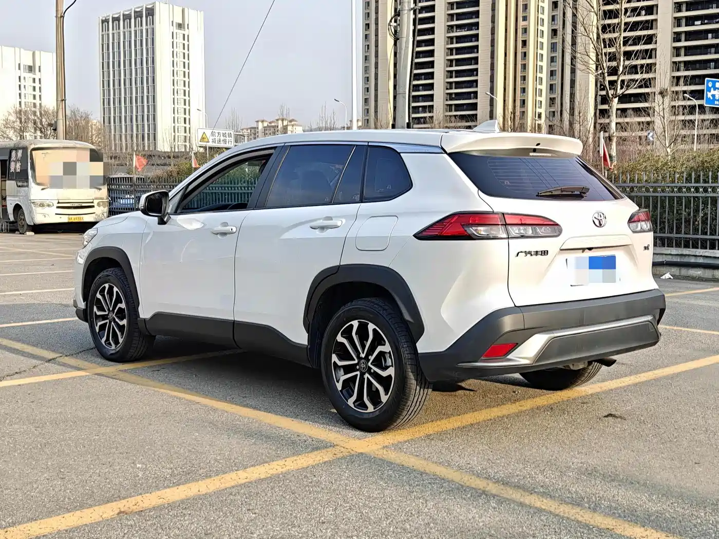 Toyota Frontlander 2024 2.0L CVT Luxury Edition фото 4