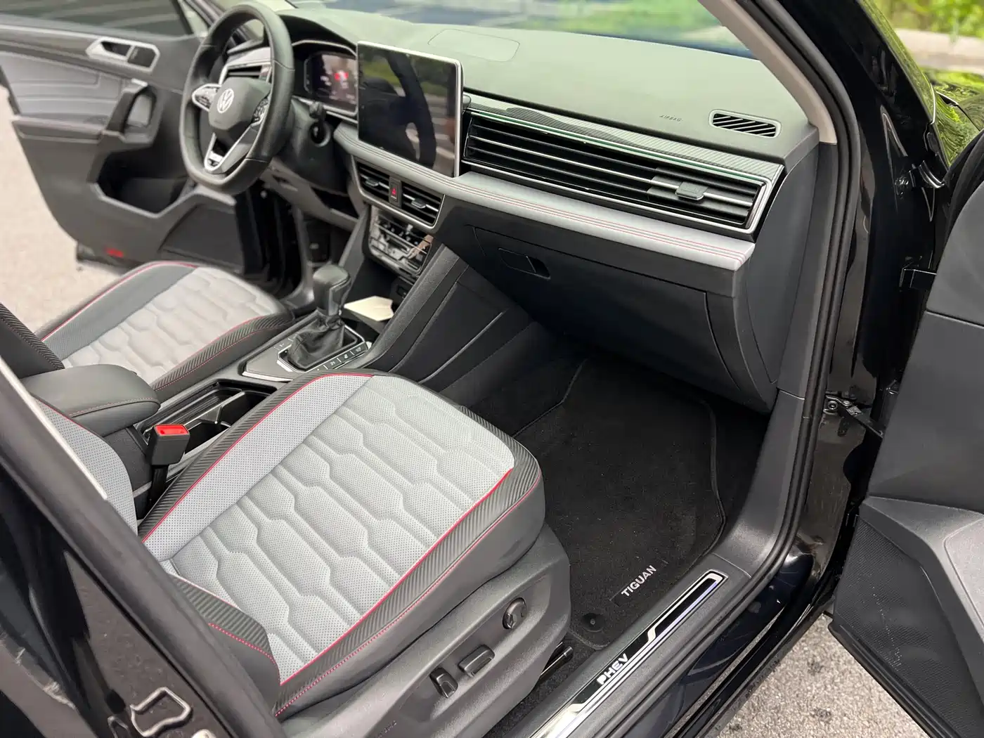VOLKSWAGEN TIGUAN L NEW ENERGY