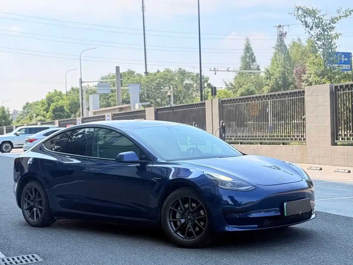 صورة 3 - Tesla Model 3