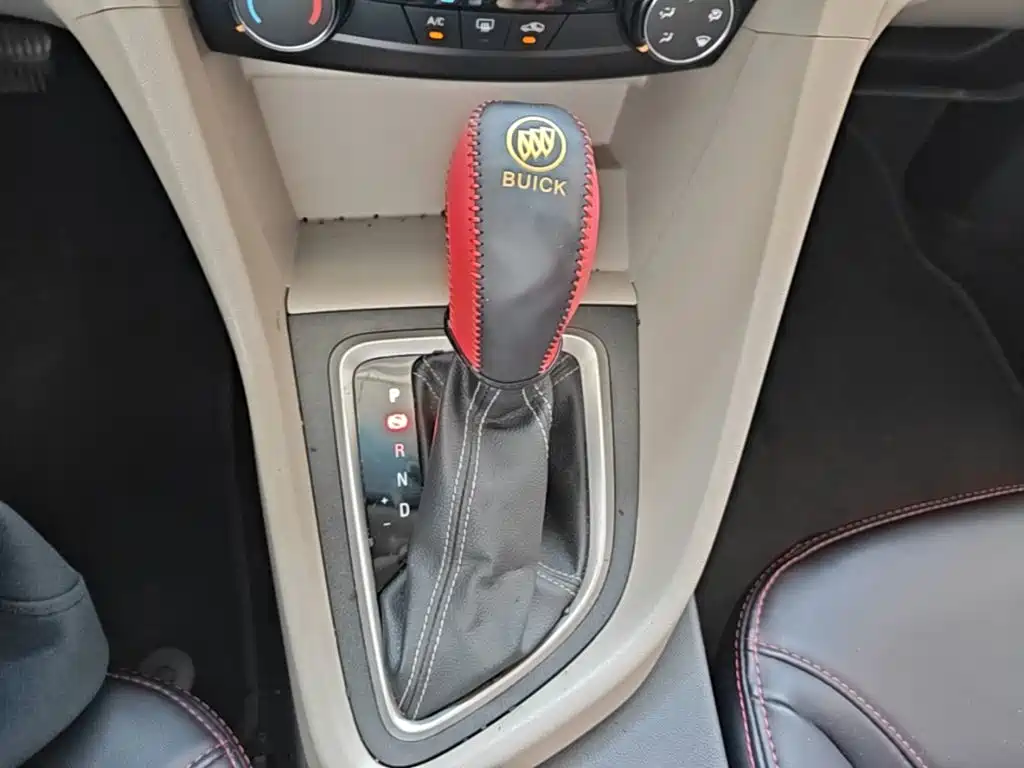 Фото 14 - Buick Excelle