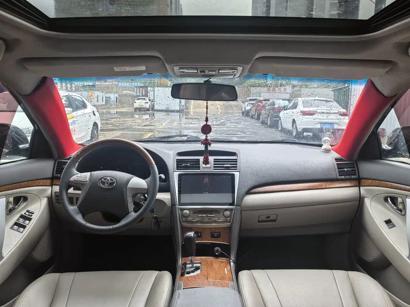 Фото 5 - Toyota Camry